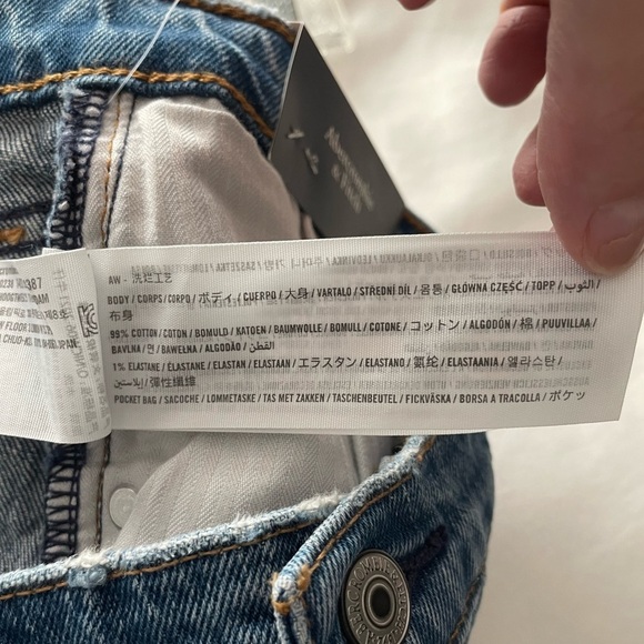 Abercrombie & Fitch High Rise Distressed Mom Shorts Size 35/20 - Picture 7 of 8